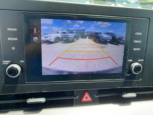 Used 2023 Kia Sportage LX image 12