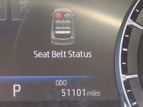 Used 2023 Toyota Highlander LE image 22