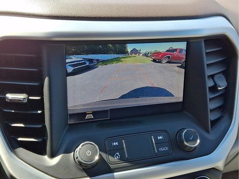 Used 2021 GMC Acadia SLT FWD image 18