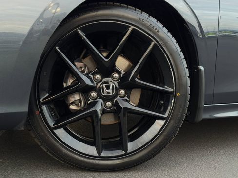 Used 2023 Honda Civic Sport image 29