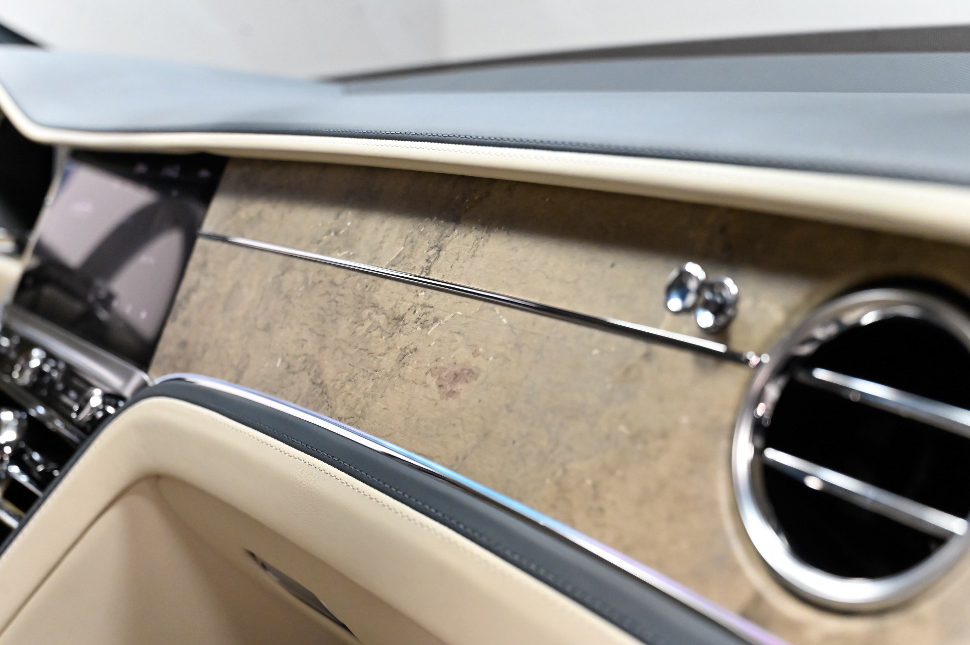 Used 2022 Bentley Flying Spur V8 AWD/4WD image 59