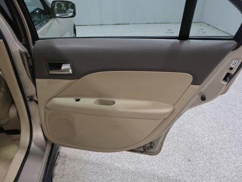 Used 2006 Ford Fusion SEL FWD image 24