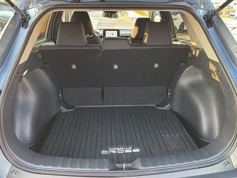 Certified 2025 Toyota Corolla Cross LE FWD image 31