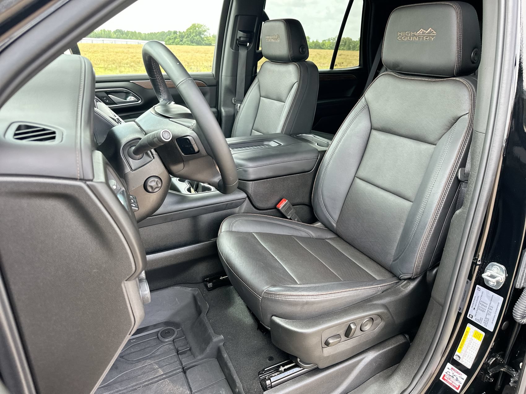 Used 2024 Chevrolet Tahoe High Country RWD image 11