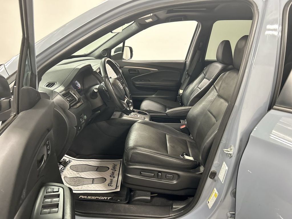 Used 2023 Honda Passport EX-L image 9