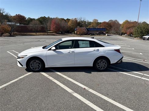 New 2026 Hyundai Elantra Blue image 4