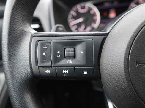 Used 2024 Nissan Rogue SV image 38