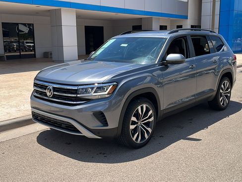 Used 2023 Volkswagen Atlas SE AWD/4WD image 3