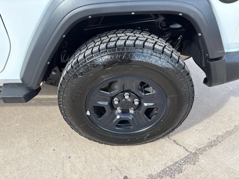 Used 2024 Jeep Wrangler Sport AWD/4WD image 10