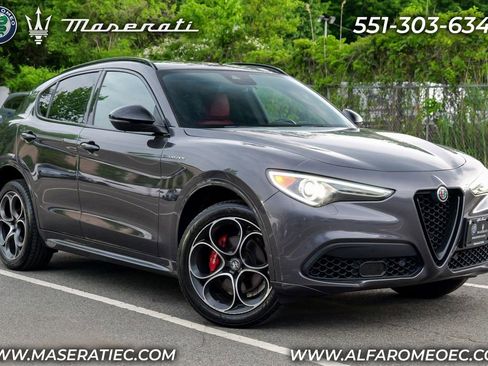 Used 2022 Alfa Romeo Stelvio Veloce AWD/4WD image 1