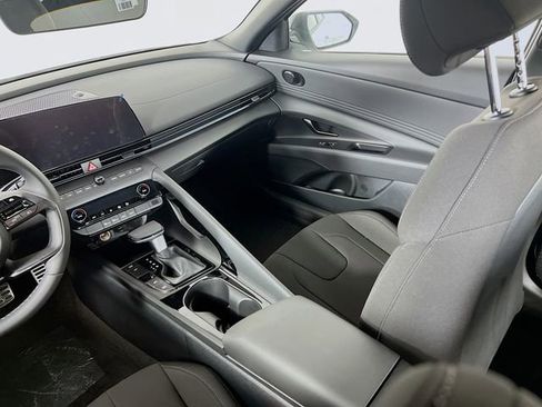 New 2025 Hyundai Elantra SEL image 20