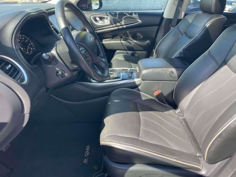 Used 2019 INFINITI QX60 Luxe w/ Essential Package FWD image 5
