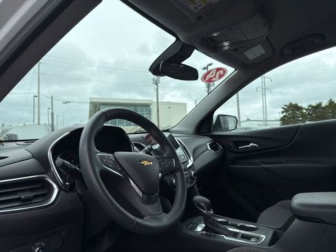 Used 2024 Chevrolet Equinox LT image 19