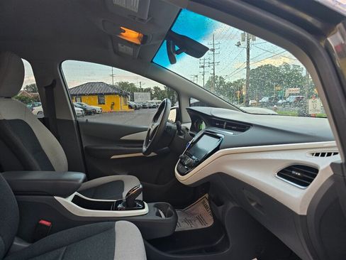 Used 2018 Chevrolet Bolt LT FWD image 14