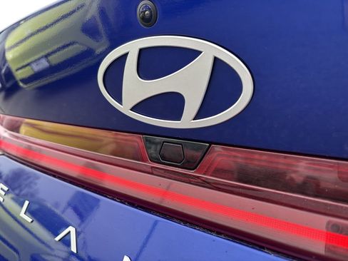 Used 2024 Hyundai Elantra Limited image 10