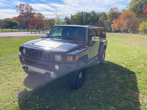 Used 2008 HUMMER H3 Luxury w/ Chrome Appearance Package image 3