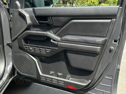 Used 2025 Toyota Tacoma SR5 image 12