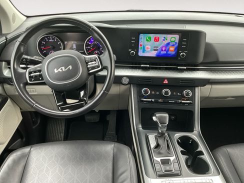 Used 2023 Kia Carnival LX FWD image 10