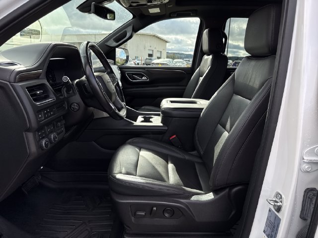 Used 2022 Chevrolet Tahoe Z71 w/ Luxury Package AWD/4WD image 17