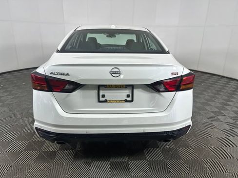Certified 2025 Nissan Altima 2.5 SR image 4