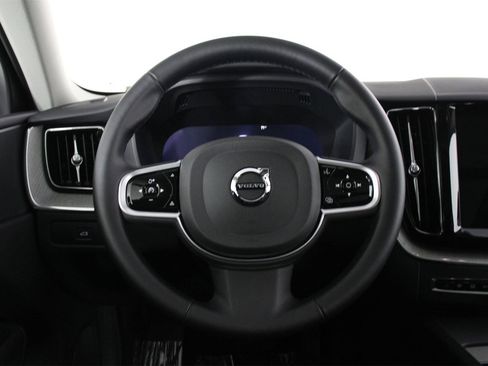 Certified 2025 Volvo XC60 B5 Plus image 8