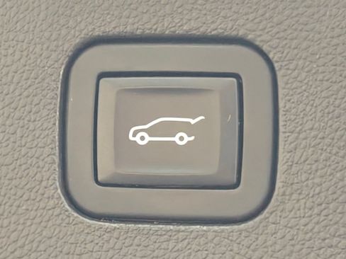 Used 2019 Buick Enclave Avenir w/ Avenir Technology Package AWD/4WD image 38