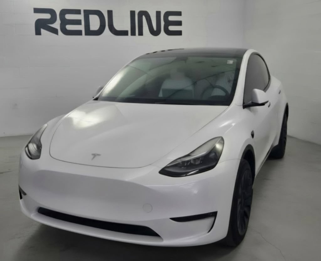 Used 2023 Tesla Model Y AWD image 3