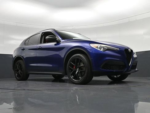 Used 2020 Alfa Romeo Stelvio w/ Nero Edizione RWD image 18