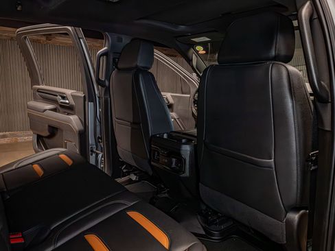 Used 2025 GMC Sierra 2500 AT4 image 24