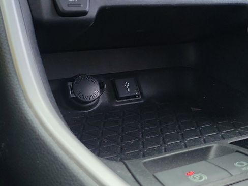 Used 2020 Toyota RAV4 LE image 28