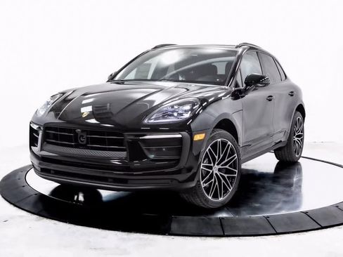 Certified 2025 Porsche Macan image 1