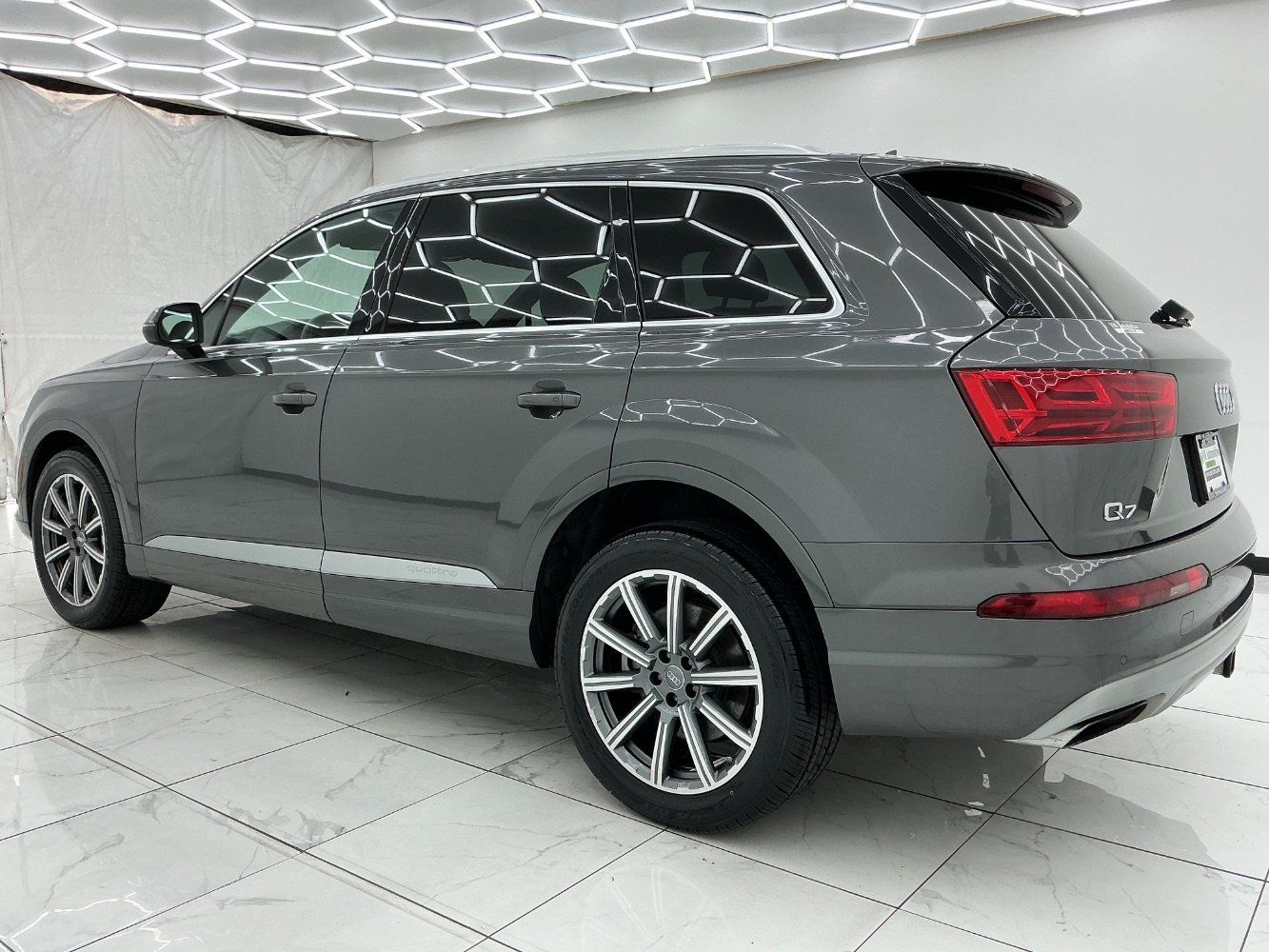 Used 2018 Audi Q7 3.0T Premium Plus w/ Premium Plus Package AWD/4WD image 12
