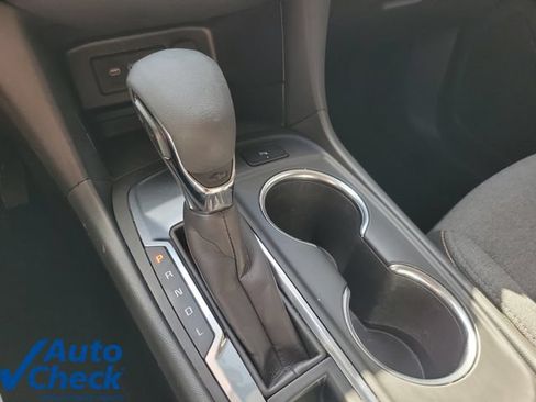 Used 2024 Chevrolet Equinox LT FWD image 32