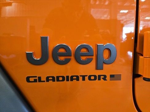 New 2025 Jeep Gladiator Mojave w/ Convenience Group image 12