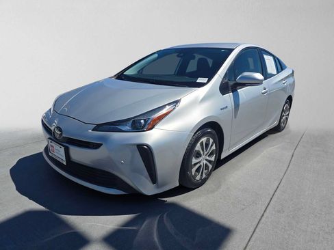 Certified 2021 Toyota Prius LE FWD image 7