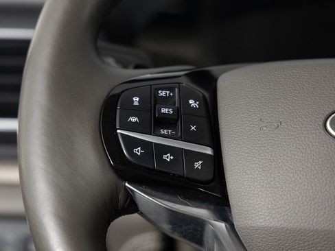 Used 2021 Ford Explorer Platinum w/ Equipment Group 601A image 32