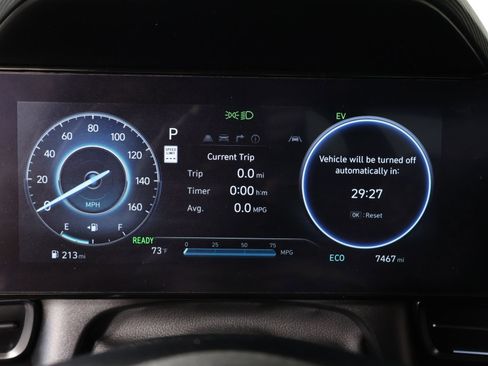 Certified 2025 Hyundai Elantra SEL FWD image 4