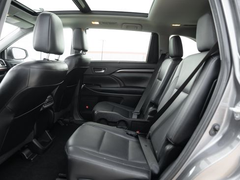 Used 2015 Toyota Highlander Limited Platinum AWD/4WD image 19