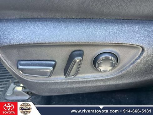Used 2023 Toyota Highlander XLE AWD/4WD image 24
