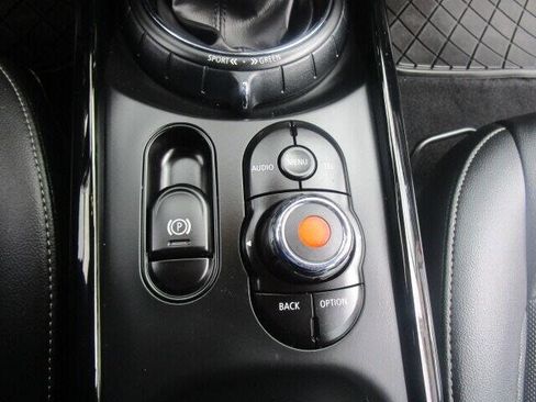 Used 2016 MINI Cooper Clubman image 32