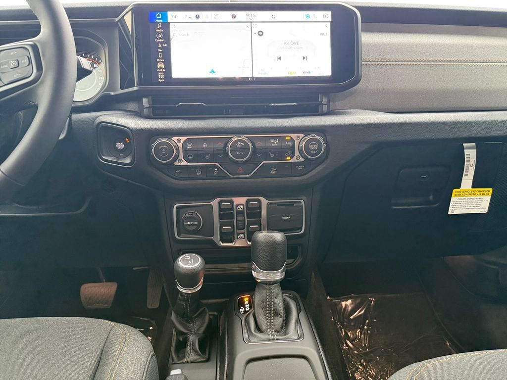 New 2025 Jeep Gladiator Sport AWD/4WD image 11