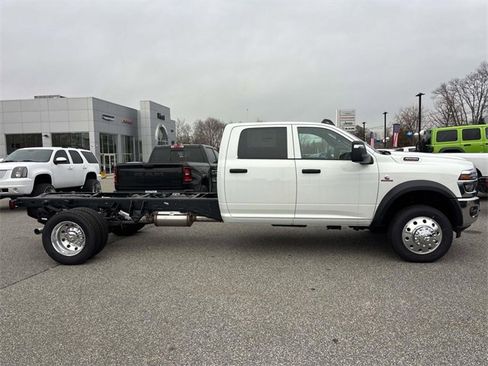 New 2026 RAM 4500 Tradesman w/ Chrome Appearance Group image 2