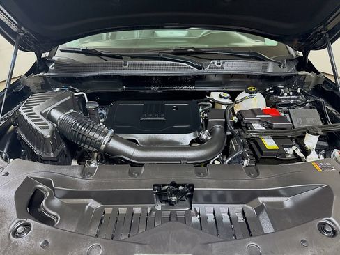 Certified 2025 Chevrolet Blazer LT FWD image 28