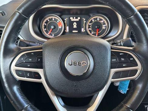 Used 2017 Jeep Cherokee Altitude image 18