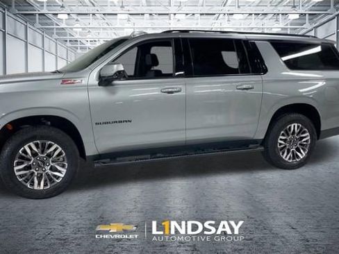 Used 2025 Chevrolet Suburban Z71 AWD/4WD image 6