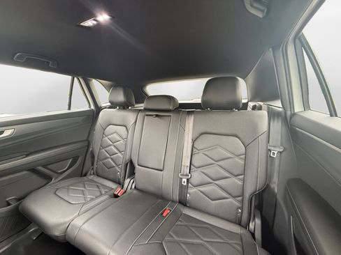 New 2026 Volkswagen Atlas Cross Sport SE AWD/4WD image 12