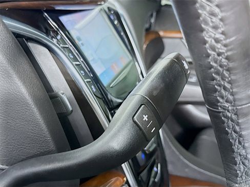 Used 2019 Cadillac Escalade Premium Luxury image 18