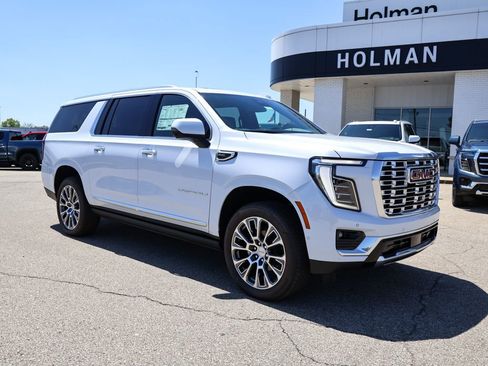 New 2026 GMC Yukon XL Denali w/ Sun & Power Step Package AWD/4WD image 1
