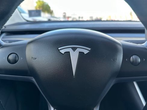 Used 2019 Tesla Model 3 Standard Range Plus image 23