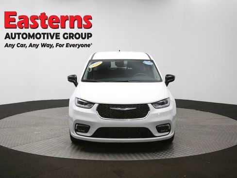 Used 2024 Chrysler Pacifica Touring-L image 85